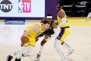 开云平台-东契奇在湖人的第一场球