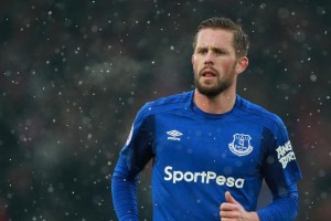 kaiyun-字母哥巅峰对决，西亚卡姆与50激战快船分钟，突破纪录胜负难料！